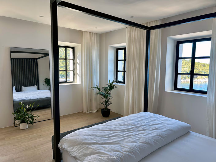 Image No.17-7 Bed Villa for sale