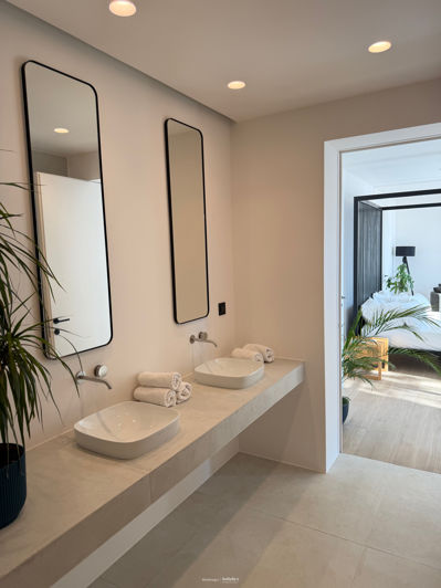 Image No.21-7 Bed Villa for sale