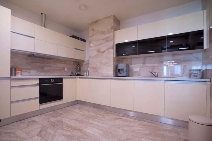 Image No.20-3 Bed Apartment for sale