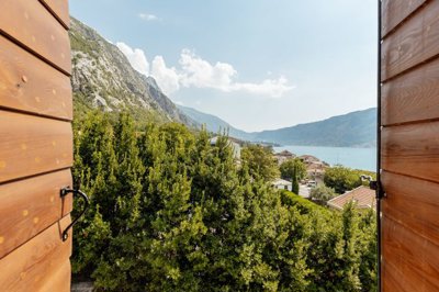 13-kotor-dobrota-two-bedroom-penthouse-apartm