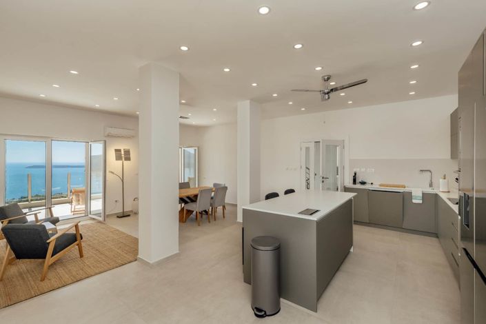 Image No.6-4 Bed House for sale