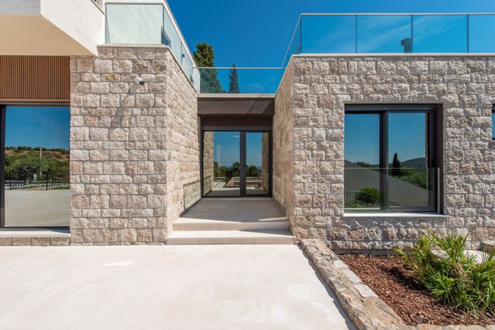 Image No.12-6 Bed Villa for sale