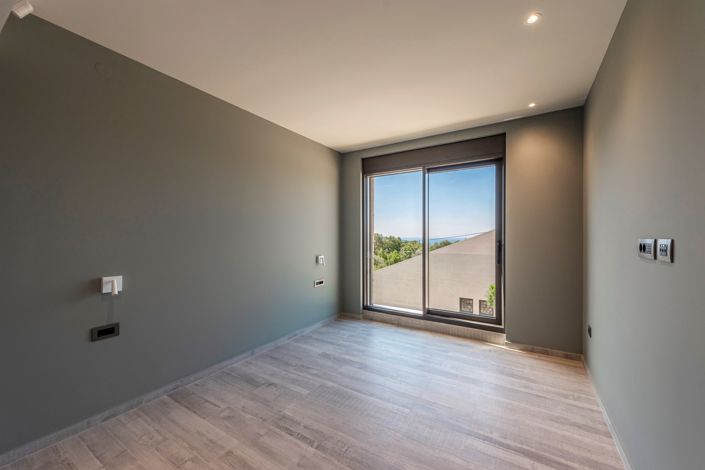 Image No.20-6 Bed Villa for sale