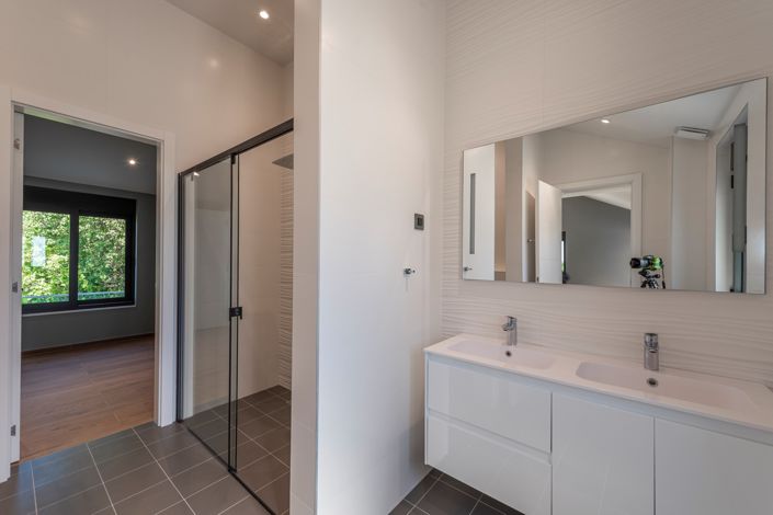 Image No.26-6 Bed Villa for sale