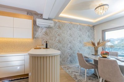 7-luxury-penthouse-apartment-near-the-sea-min