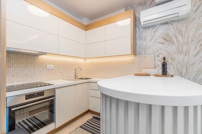 8-luxury-penthouse-apartment-near-the-sea-min