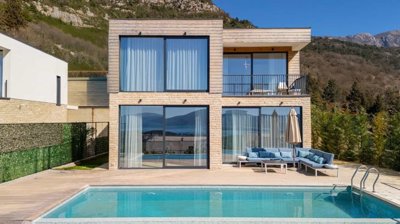 4 Bed Villa for sale