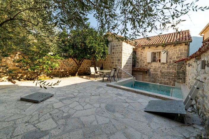 Image No.22-4 Bed House for sale