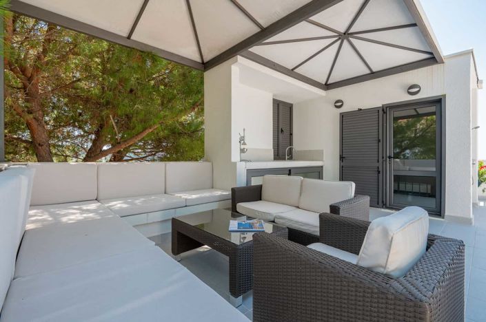 Image No.11-3 Bed House for sale