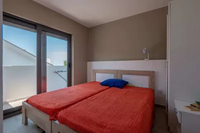 6-bar-utjeha-three-bedroom-house-in-the-immed