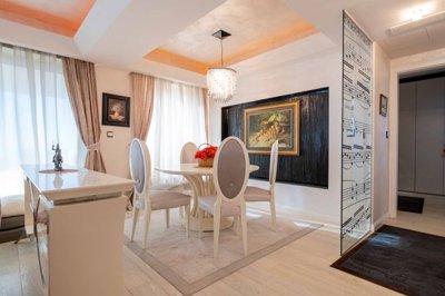 10-designer-4-bedroom-apartment-vith-sea-view