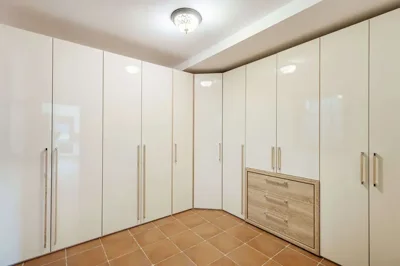 11-three-bedroom-luxury-apartment-in-a-waterf