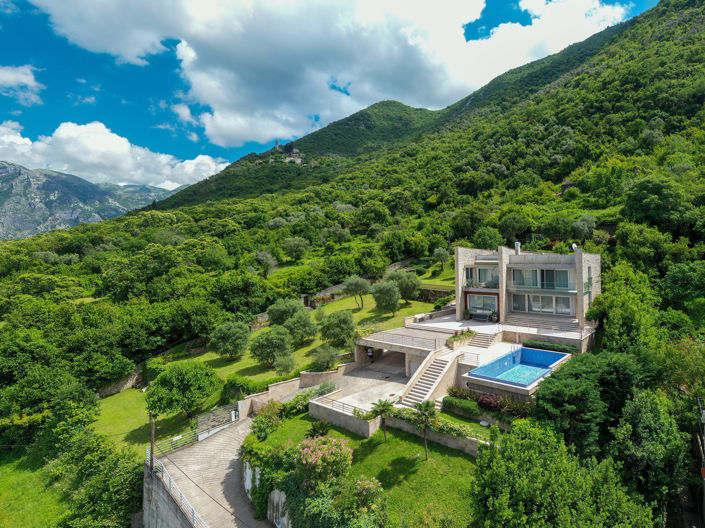 Image No.1-Villa de 4 chambres à vendre à Kotor