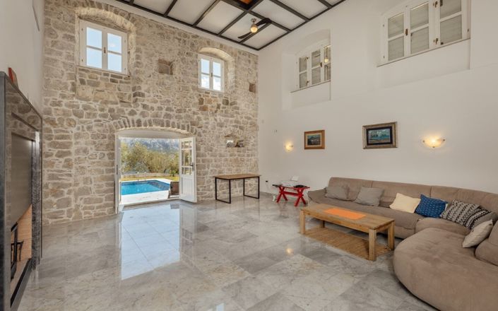 Image No.11-10 Bed House for sale