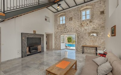 10-historic-renovated-complex-of-stone-villas