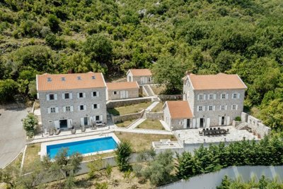 1-historic-renovated-complex-of-stone-villas-
