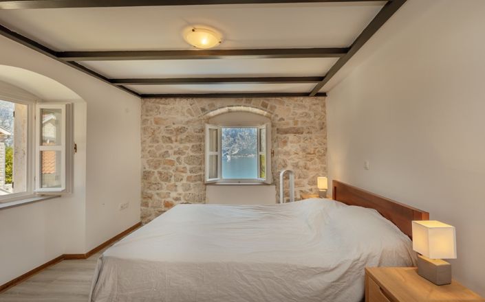 Image No.20-Maison de 10 chambres à vendre à Prcanj