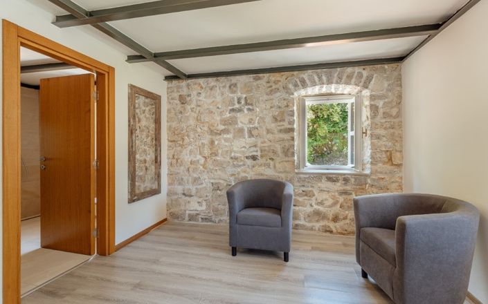 Image No.22-10 Bed House for sale
