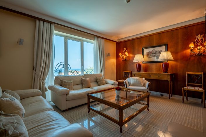 Image No.10-15 Bed Villa for sale