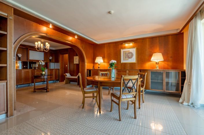 Image No.11-15 Bed Villa for sale