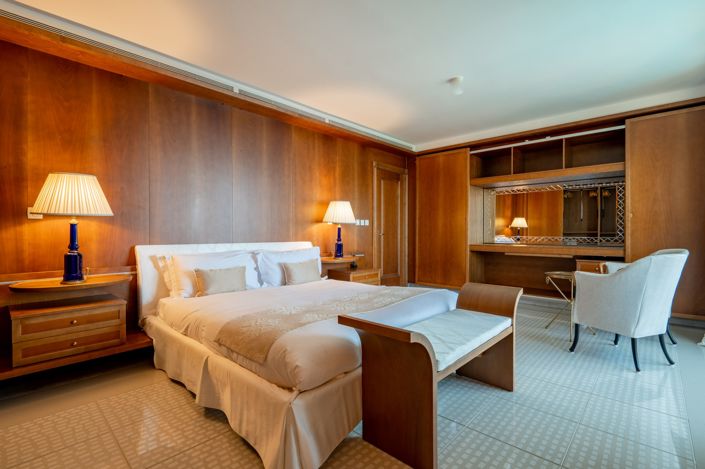 Image No.17-15 Bed Villa for sale