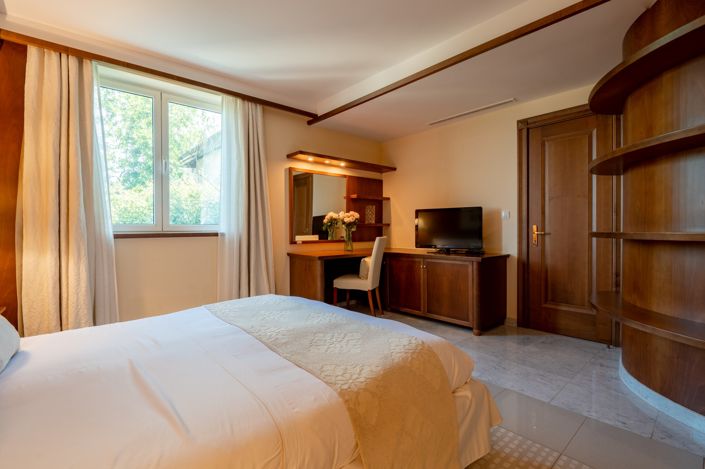 Image No.20-15 Bed Villa for sale