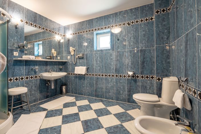 Image No.25-15 Bed Villa for sale