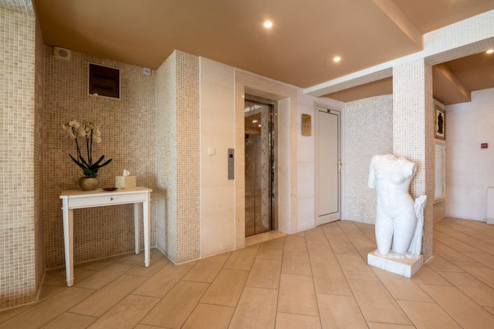 Image No.29-15 Bed Villa for sale