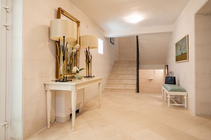 Image No.7-15 Bed Villa for sale