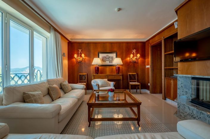 Image No.8-15 Bed Villa for sale