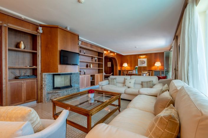 Image No.9-15 Bed Villa for sale