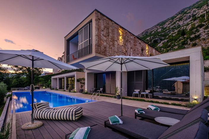 Image No.2-Villa de 5 chambres à vendre à Kotor