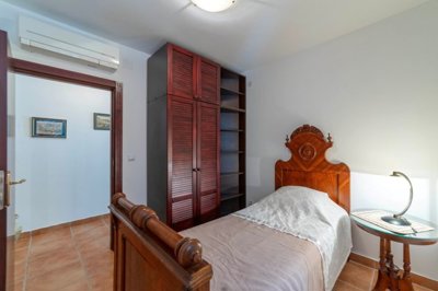 10-1-3bdr-apartment-in-a-waterfront-stone-vil
