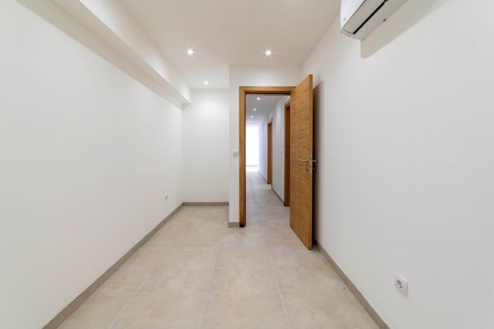 Image No.18-2 Bed Villa for sale