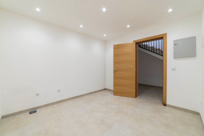 Image No.19-2 Bed Villa for sale