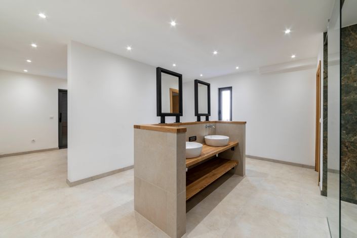 Image No.22-2 Bed Villa for sale