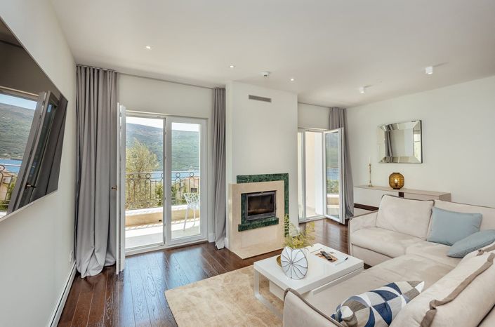 Image No.10-3 Bed Apartment for sale