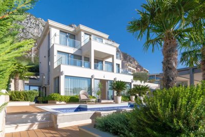 0-1-exclusive-3-bdr-villa-in-sveti-stefan-are