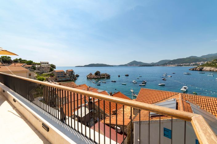 Image No.2-10 Bed Hotel for sale