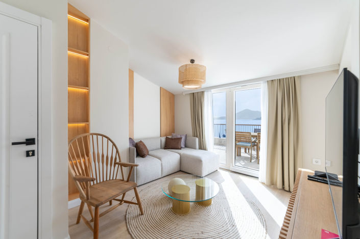 Image No.24-10 Bed Hotel for sale