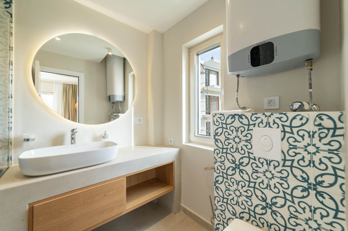 Image No.30-10 Bed Hotel for sale