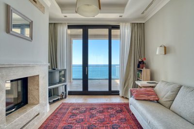 9-two-bedroom-apartment-in-a-complex-with-pri