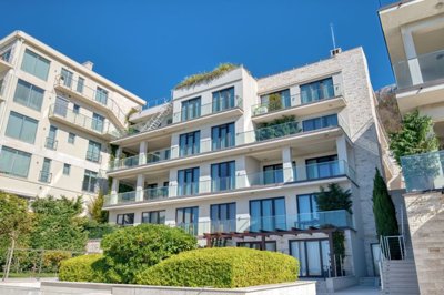 4-two-bedroom-apartment-in-a-complex-with-pri