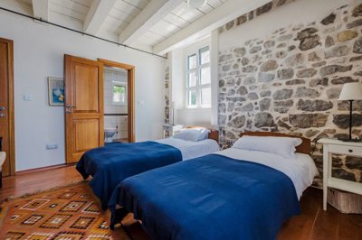 14-herceg-novi-rose-historical-stone-villa-ol