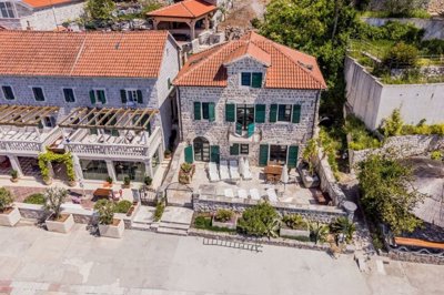 1-herceg-novi-rose-historical-stone-villa-old