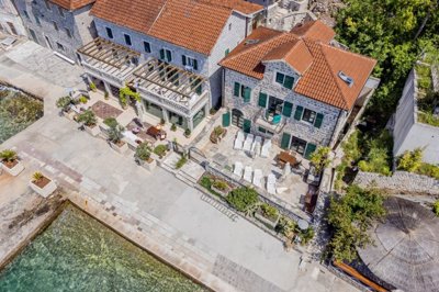 3-herceg-novi-rose-historical-stone-villa-old