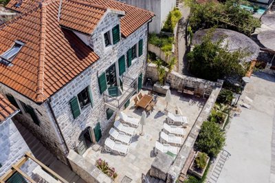 5-herceg-novi-rose-historical-stone-villa-old