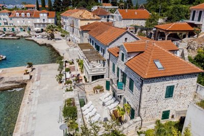 7-herceg-novi-rose-historical-stone-villa-old