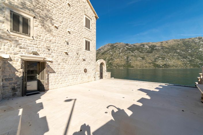 Image No.19-9 Bed Hotel for sale