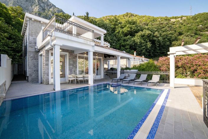 Image No.7-4 Bed Villa for sale